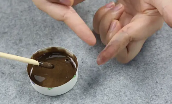 染发剂沾皮肤上难清洗，别急，教你几招，轻松洗净，厉害又实用