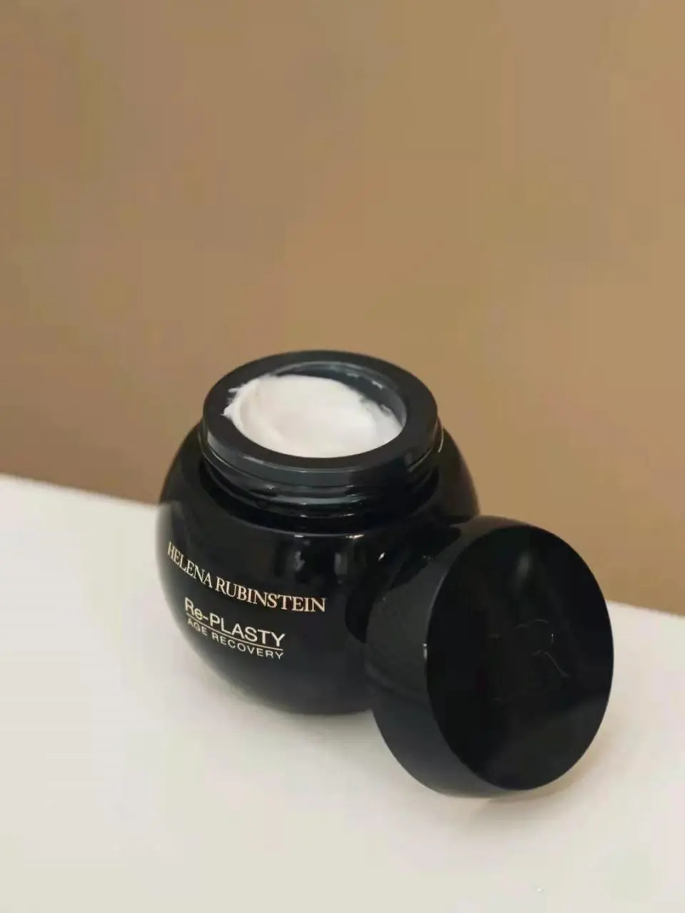 赫莲娜护肤品怎么样(解析赫莲娜的面霜为啥这么贵)插图7 赫莲娜护肤品怎么样(解析赫莲娜的面霜为啥这么贵)插图7
