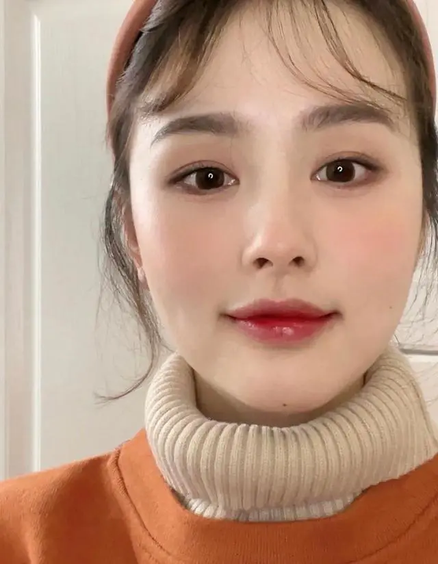 怎么用粉底液看着自然(分析学会这几个技巧妆容服帖又自然)插图1 怎么用粉底液看着自然(分析学会这几个技巧妆容服帖又自然)插图1