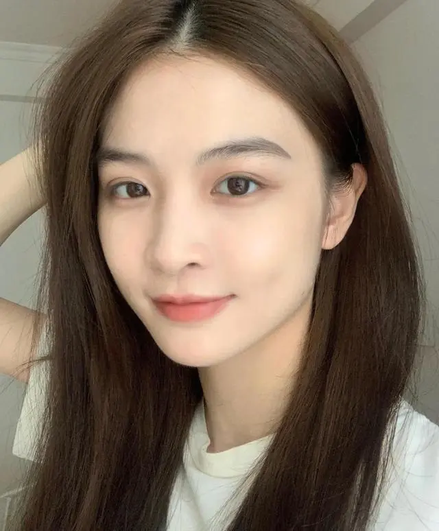 怎么用粉底液看着自然(分析学会这几个技巧妆容服帖又自然)插图7 怎么用粉底液看着自然(分析学会这几个技巧妆容服帖又自然)插图7