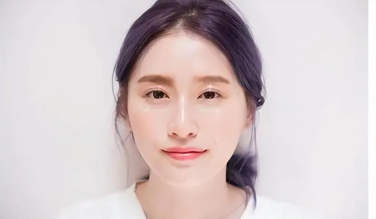 怎么用粉底液看着自然(浅谈2个方法教你画出自然底妆)插图3 怎么用粉底液看着自然(浅谈2个方法教你画出自然底妆)插图3