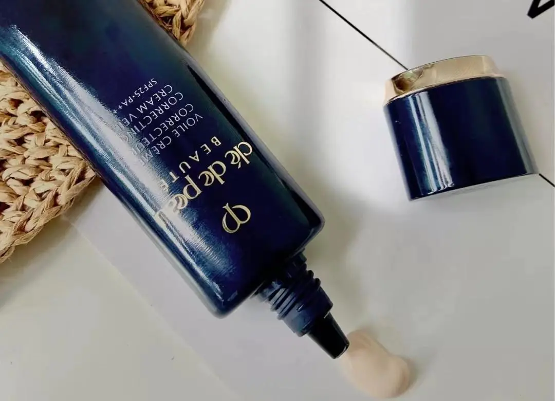 怎么用粉底液看着自然(浅谈2个方法教你画出自然底妆)插图7 怎么用粉底液看着自然(浅谈2个方法教你画出自然底妆)插图7