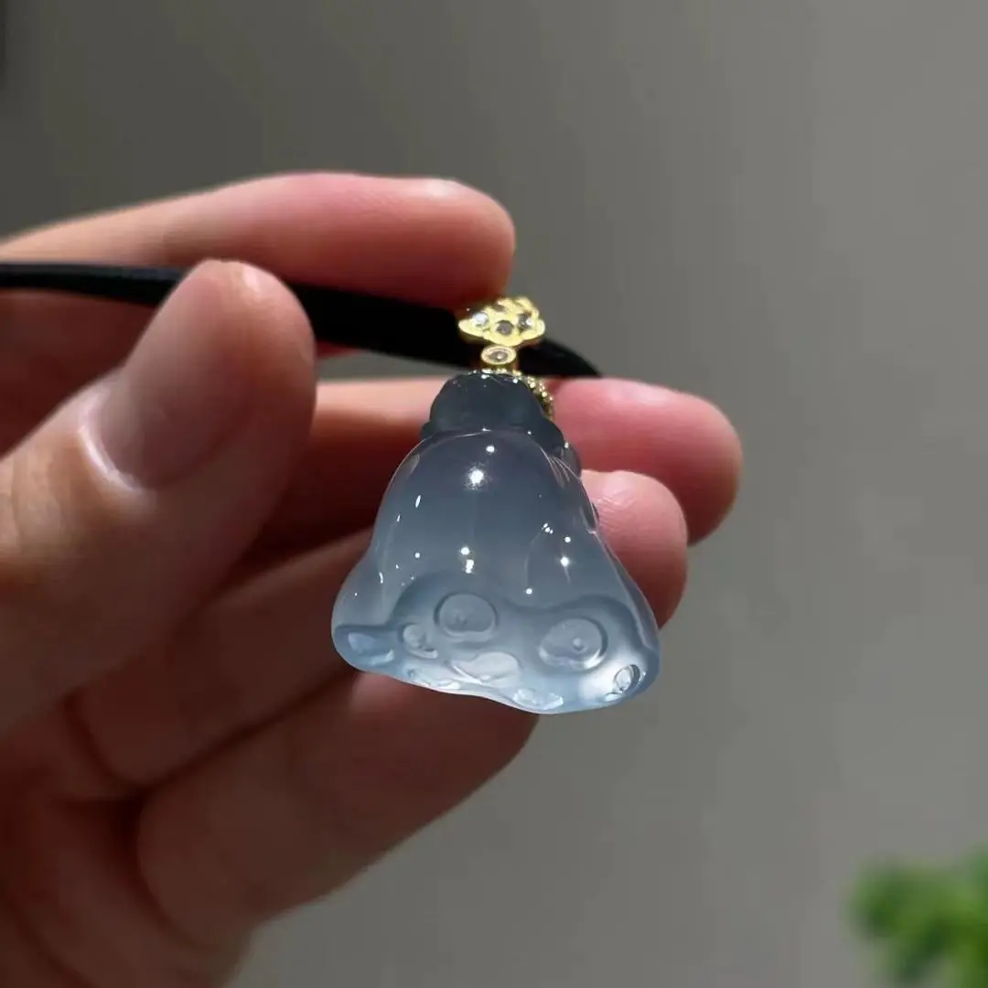翡翠和玉哪个好(分析翡翠和玉的区别有哪些)插图7 翡翠和玉哪个好(分析翡翠和玉的区别有哪些)插图7
